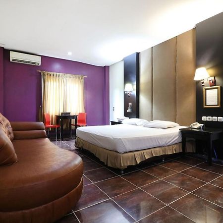 C'One Hotel Pulomas Jakarta Kültér fotó