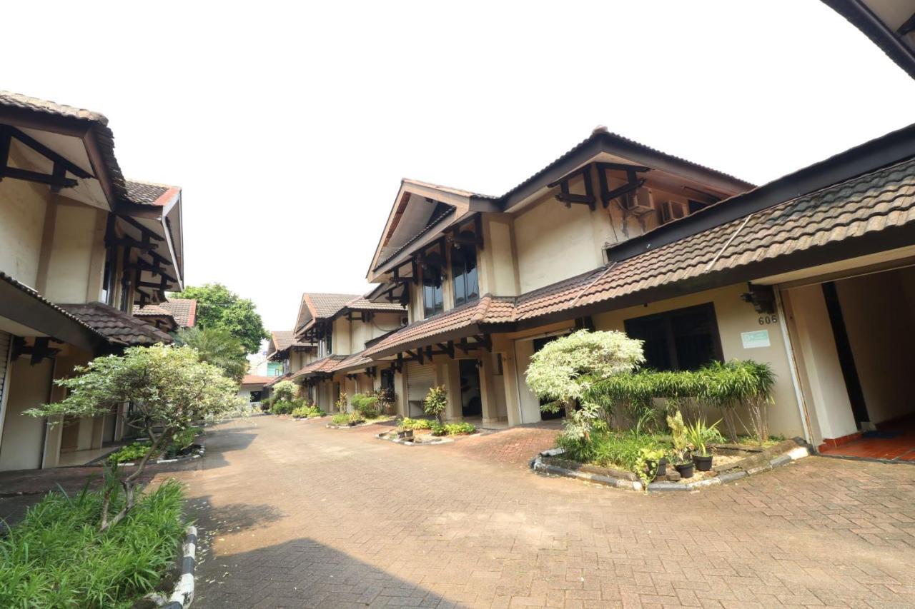 C'One Hotel Pulomas Jakarta Kültér fotó