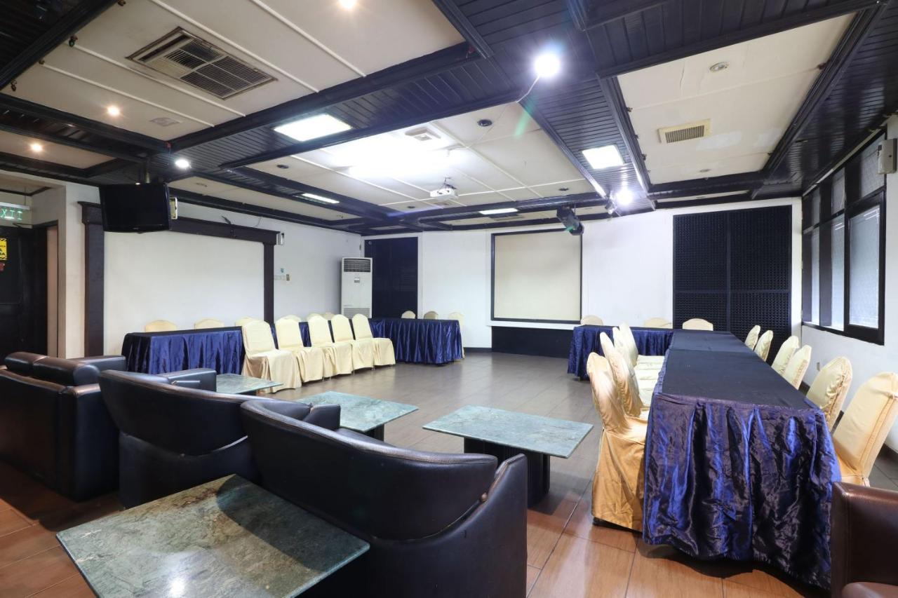 C'One Hotel Pulomas Jakarta Kültér fotó