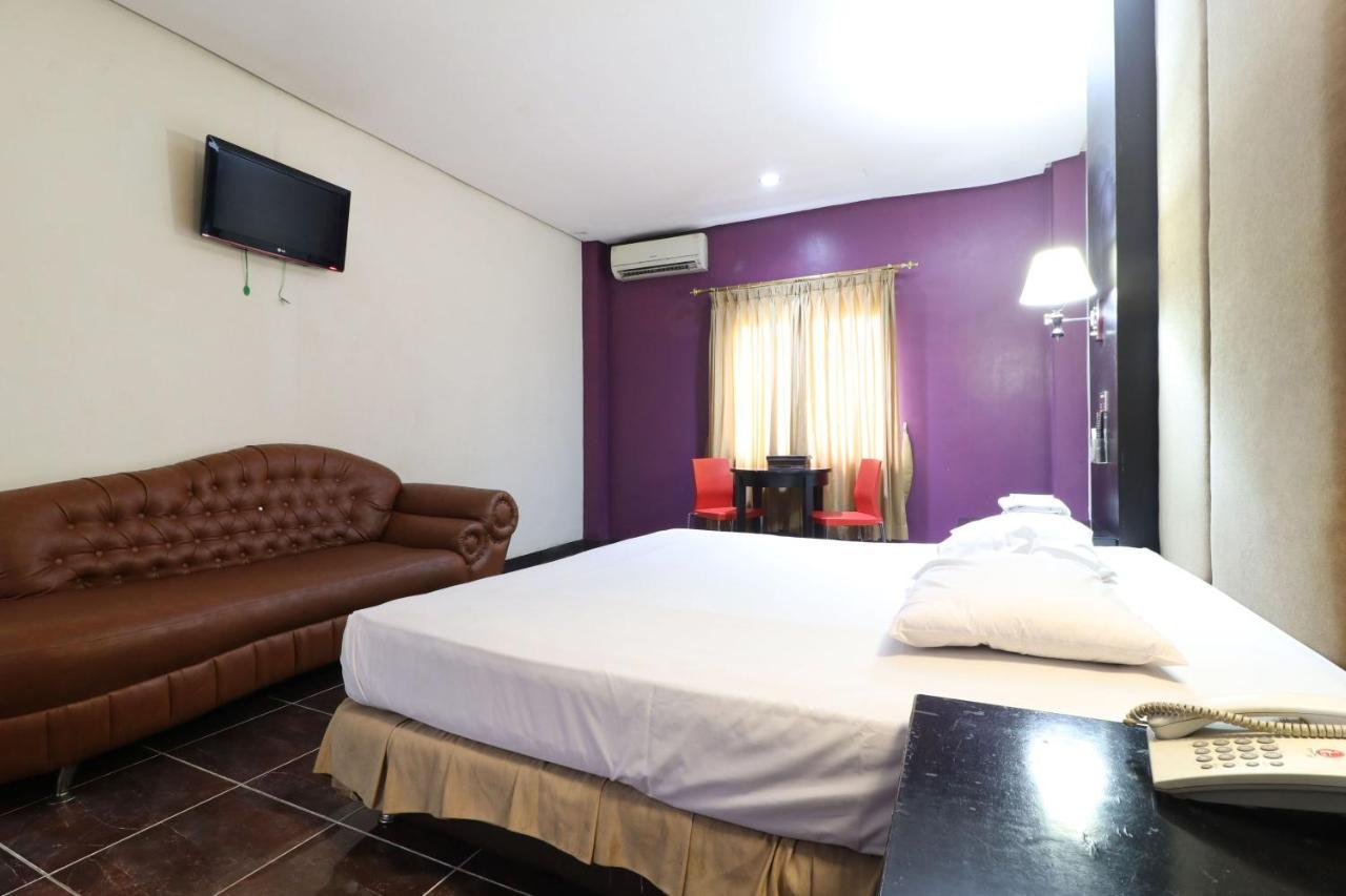 C'One Hotel Pulomas Jakarta Kültér fotó