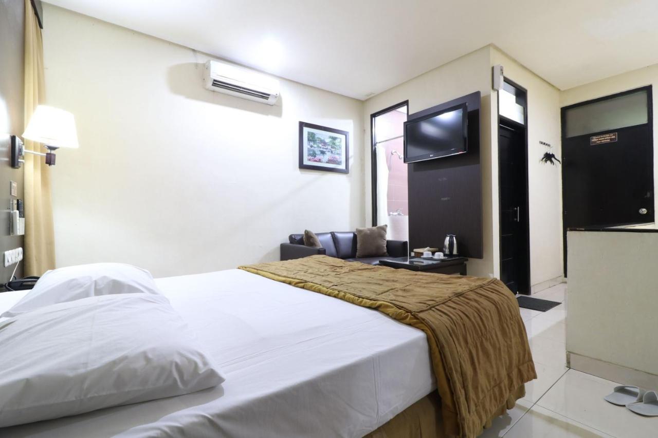 C'One Hotel Pulomas Jakarta Kültér fotó