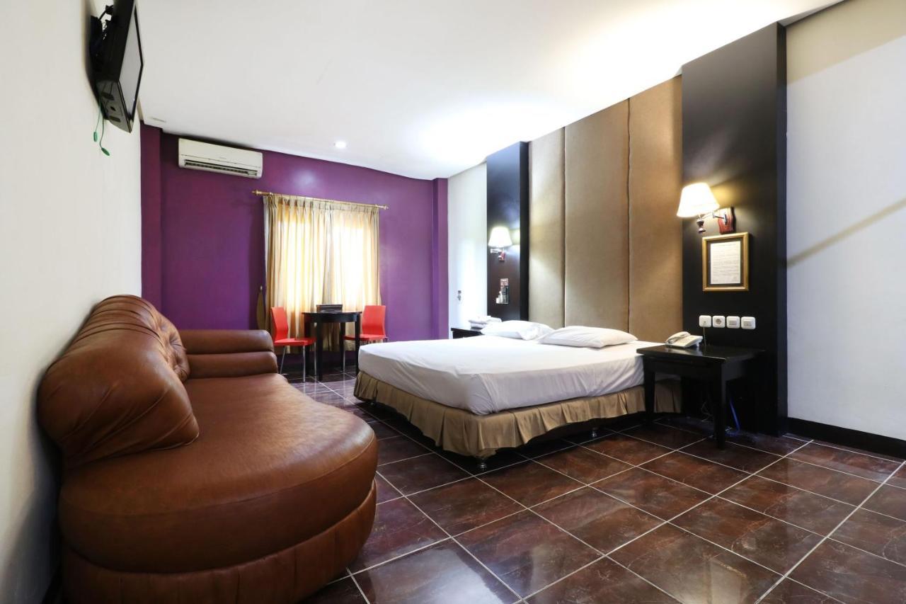 C'One Hotel Pulomas Jakarta Kültér fotó