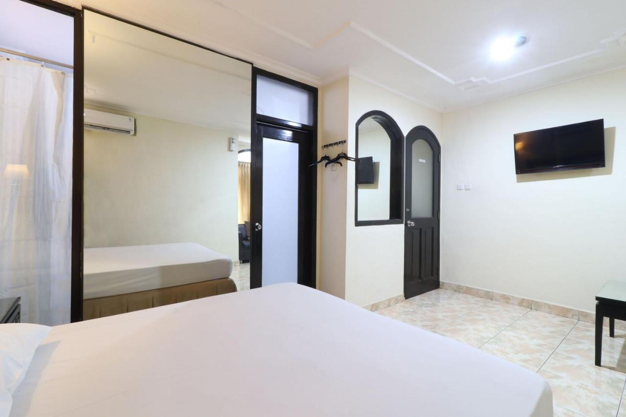 C'One Hotel Pulomas Jakarta Kültér fotó